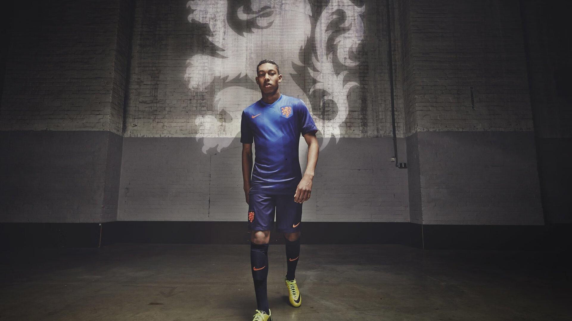 临阵换将自乱阵脚！深圳队惨败后主帅放话，不排除再次调整外援